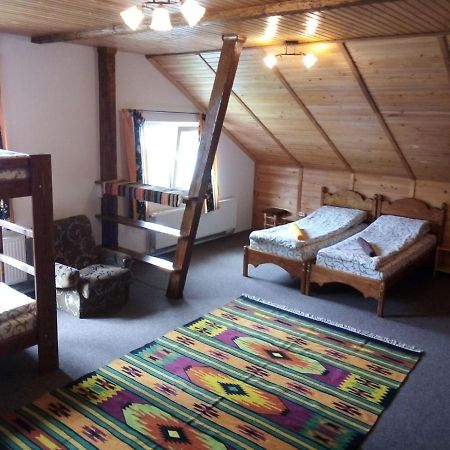 Guest House Mansarda Jaremtsche Exterior foto