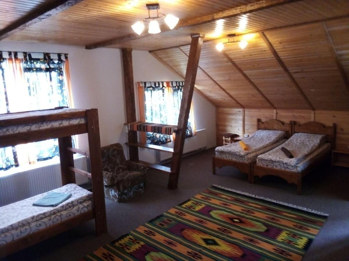 Guest House Mansarda Jaremtsche Exterior foto