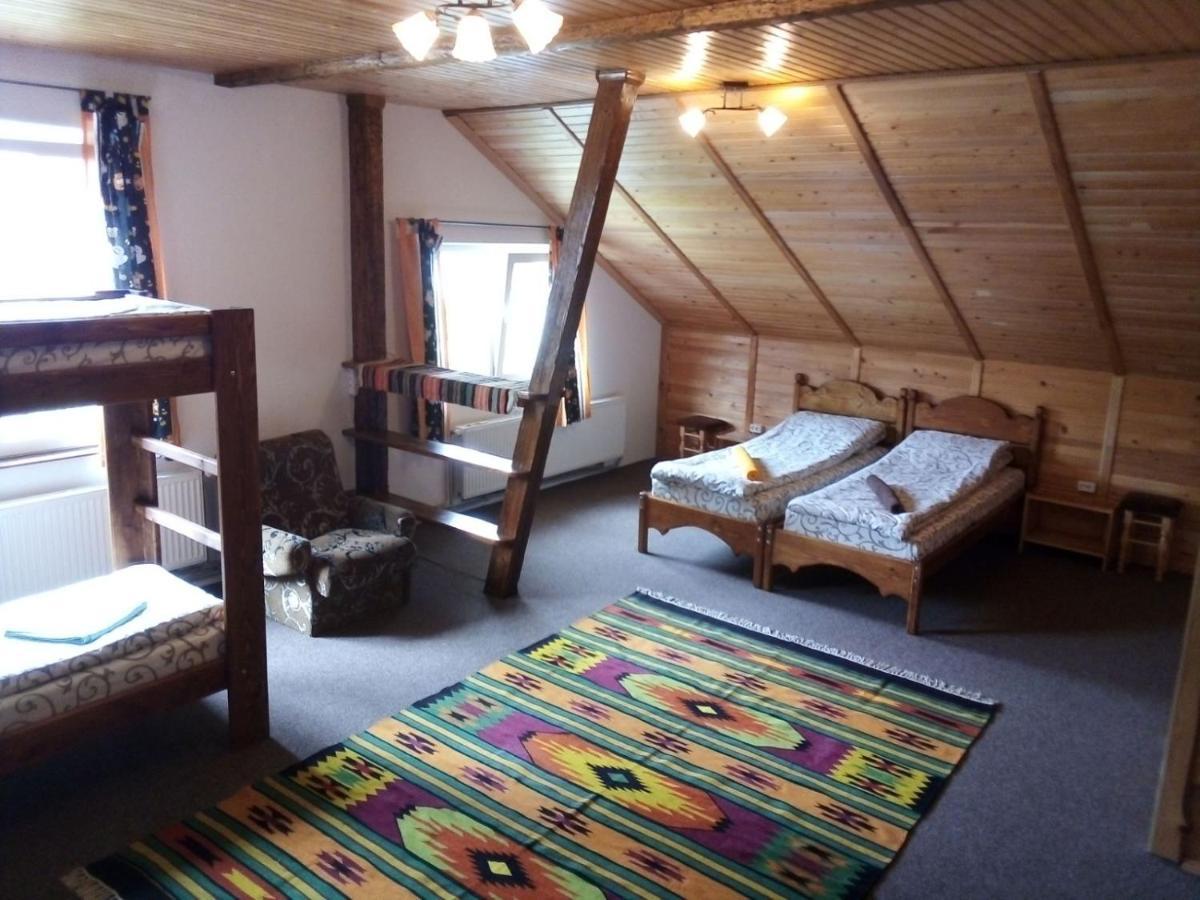 Guest House Mansarda Jaremtsche Exterior foto