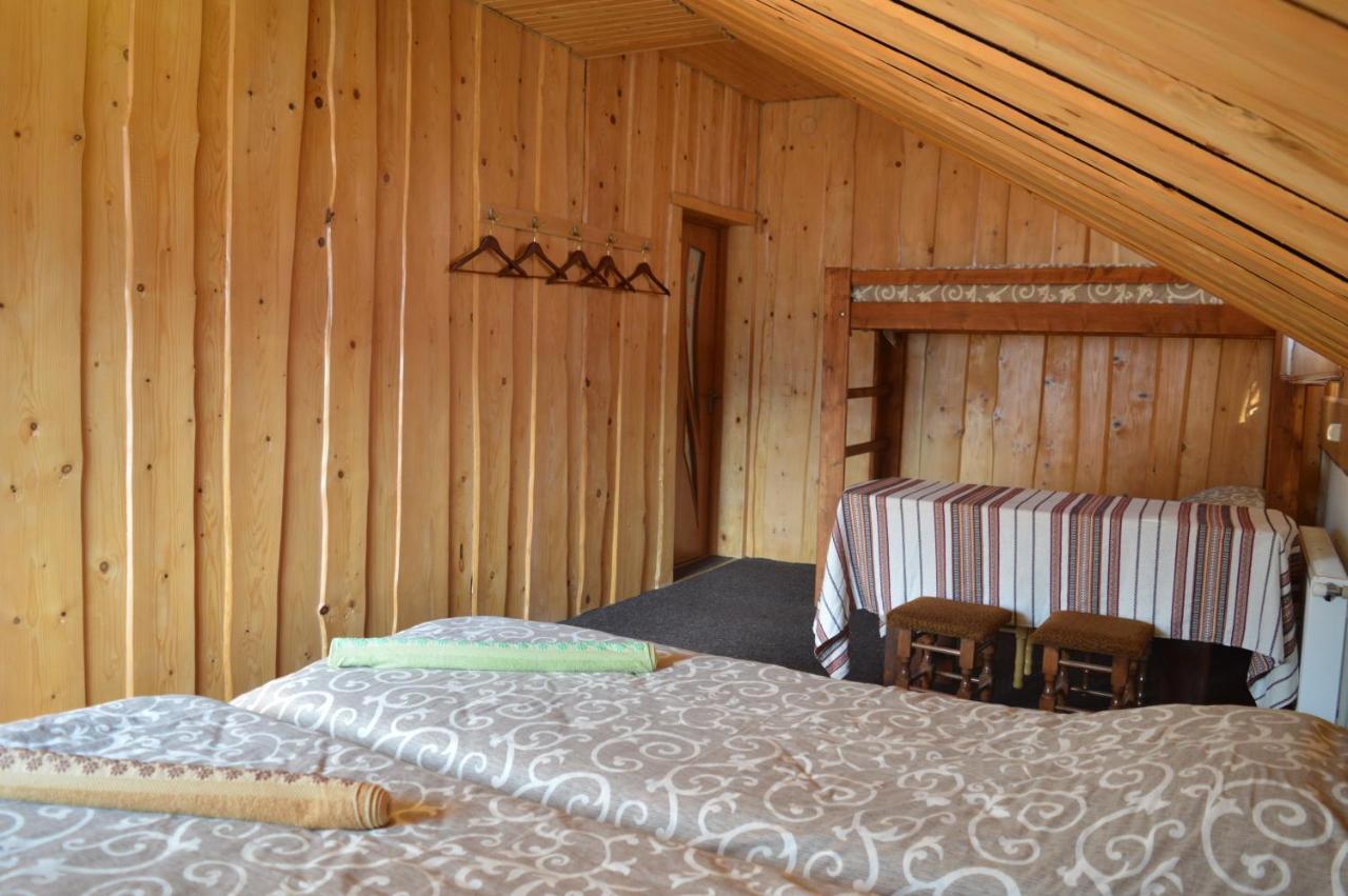 Guest House Mansarda Jaremtsche Exterior foto