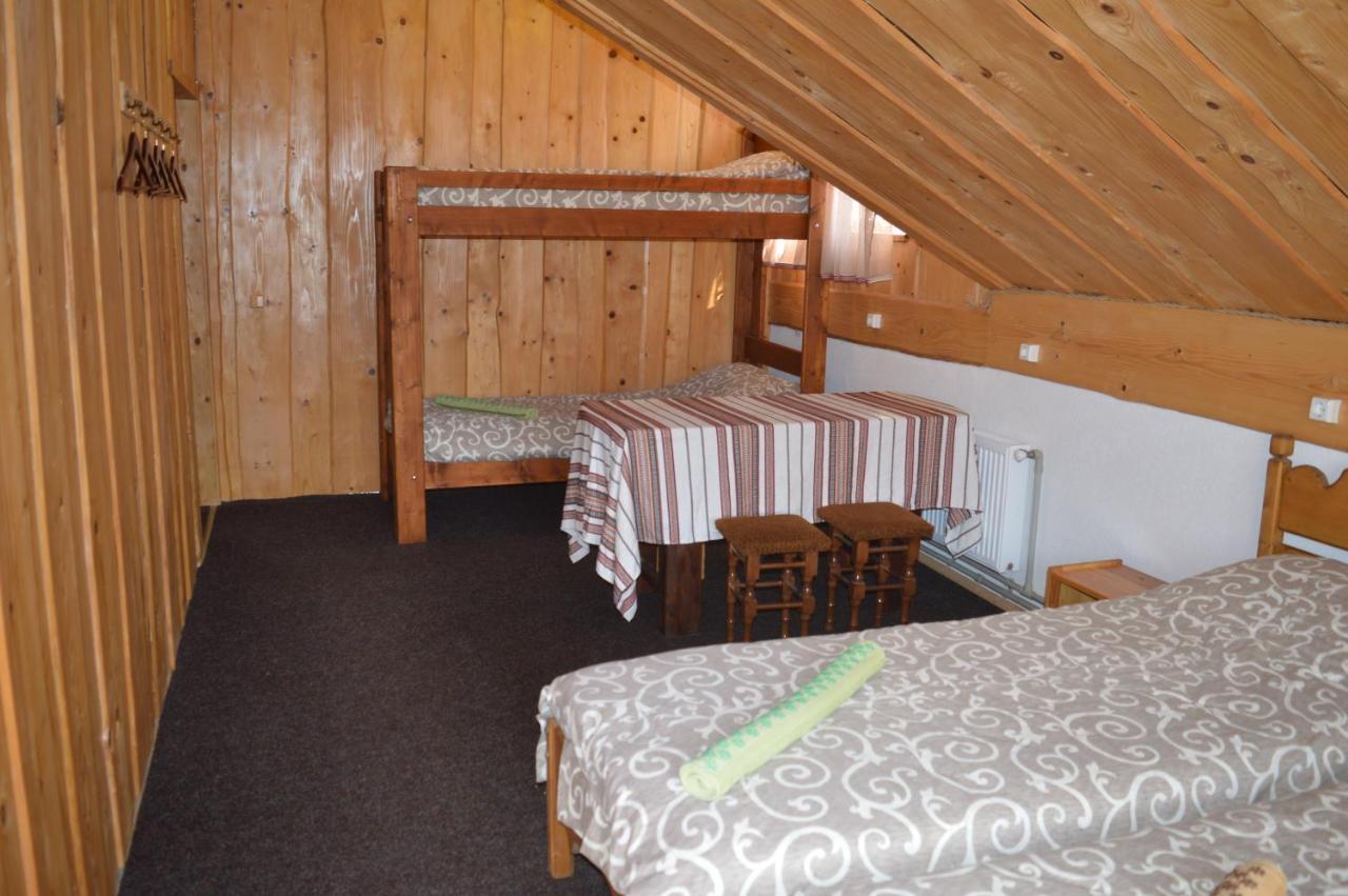 Guest House Mansarda Jaremtsche Exterior foto