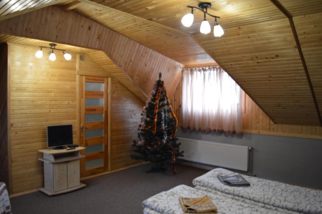 Guest House Mansarda Jaremtsche Exterior foto