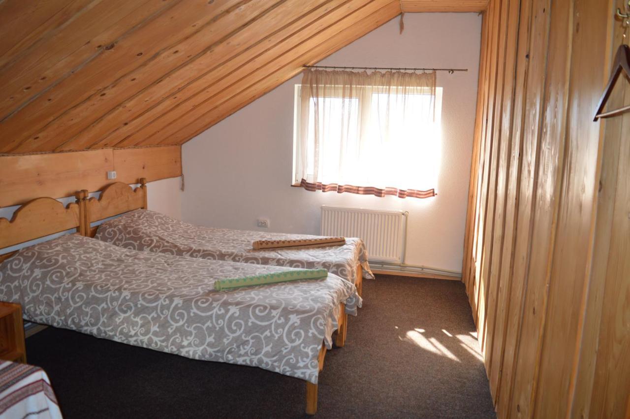 Guest House Mansarda Jaremtsche Exterior foto