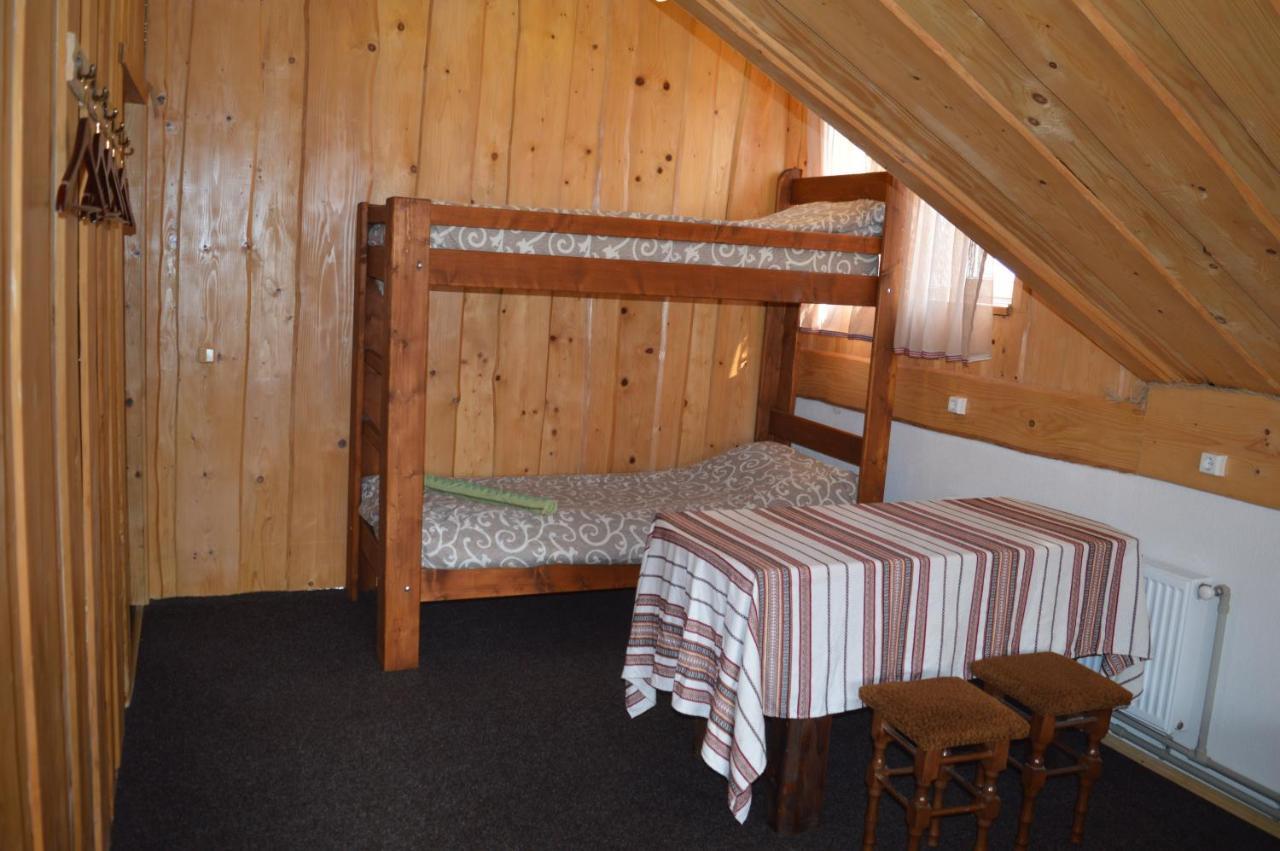 Guest House Mansarda Jaremtsche Exterior foto